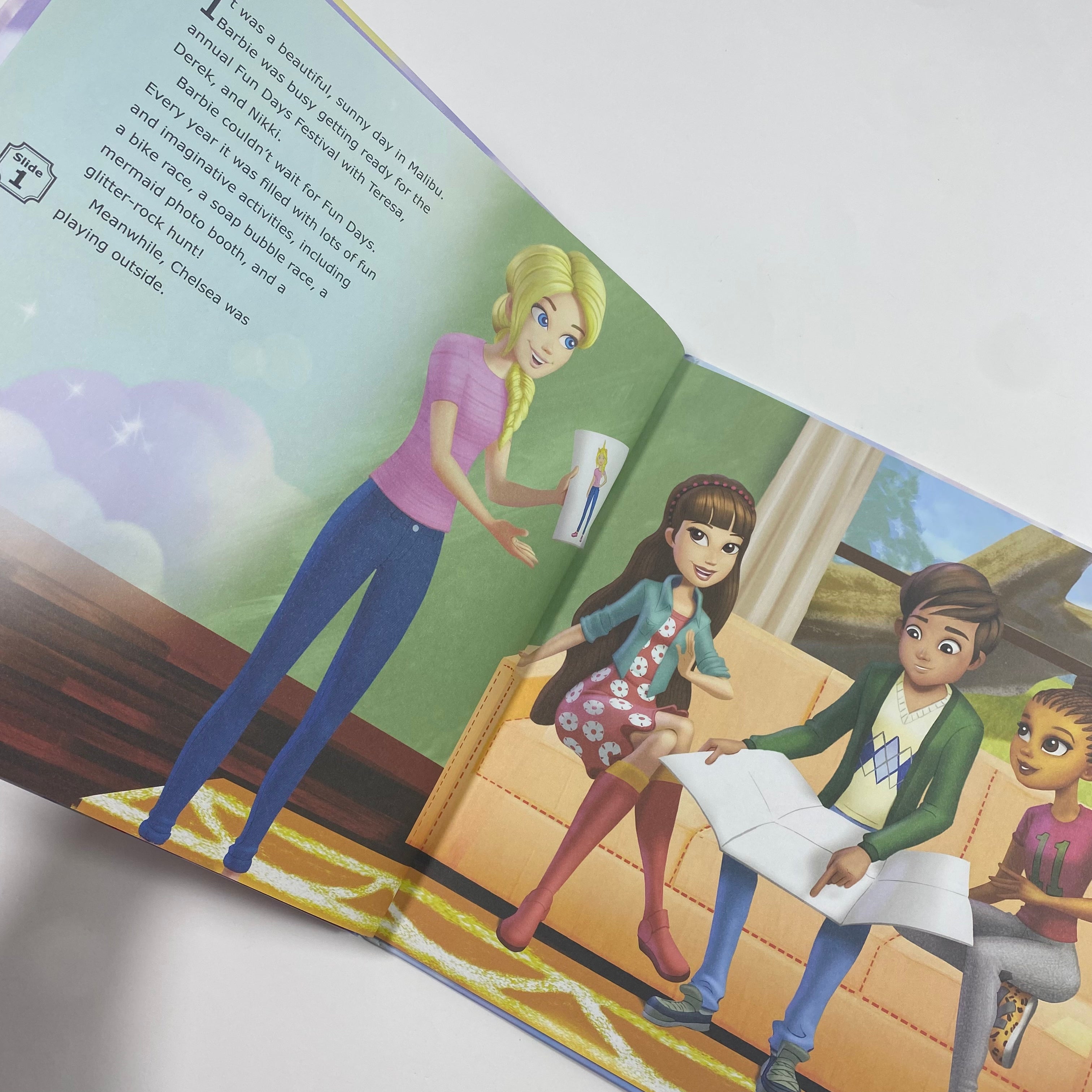 باربي دريمتوبيا - كتاب القصص القصيرة وجهاز عرض الهاتف الخليوي