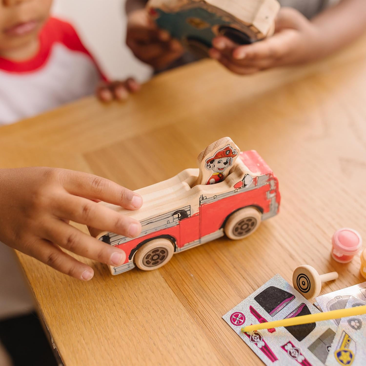 Melissa & Doug Wooden Craft Kit - Paw Patrol - مجموعة الأعمال الخشبية من ميليسا آند دوج - مركبات الإنقاذ