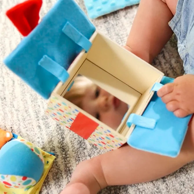Melissa & Doug; Wooden Surprise Gift Box - ميليسا آند دوج - تم إنشاؤها بواسطة Me Unicorn Bank