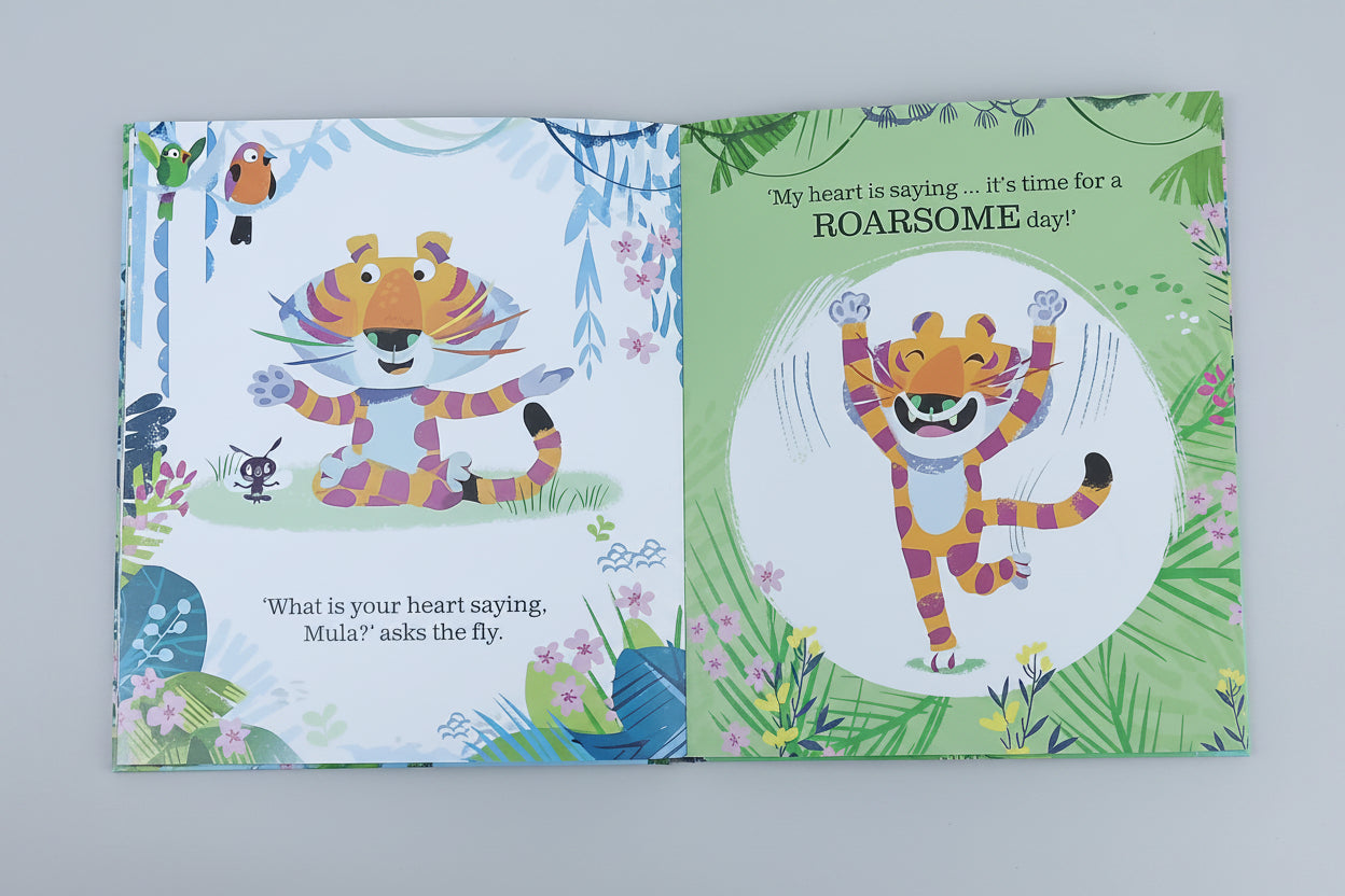 Mula and the Roarsome Day - A Fun Yoga Story (Mini Picture Book) - مولا واليوم الزئير - قصة يوغا ممتعة (كتاب صور مصغر)