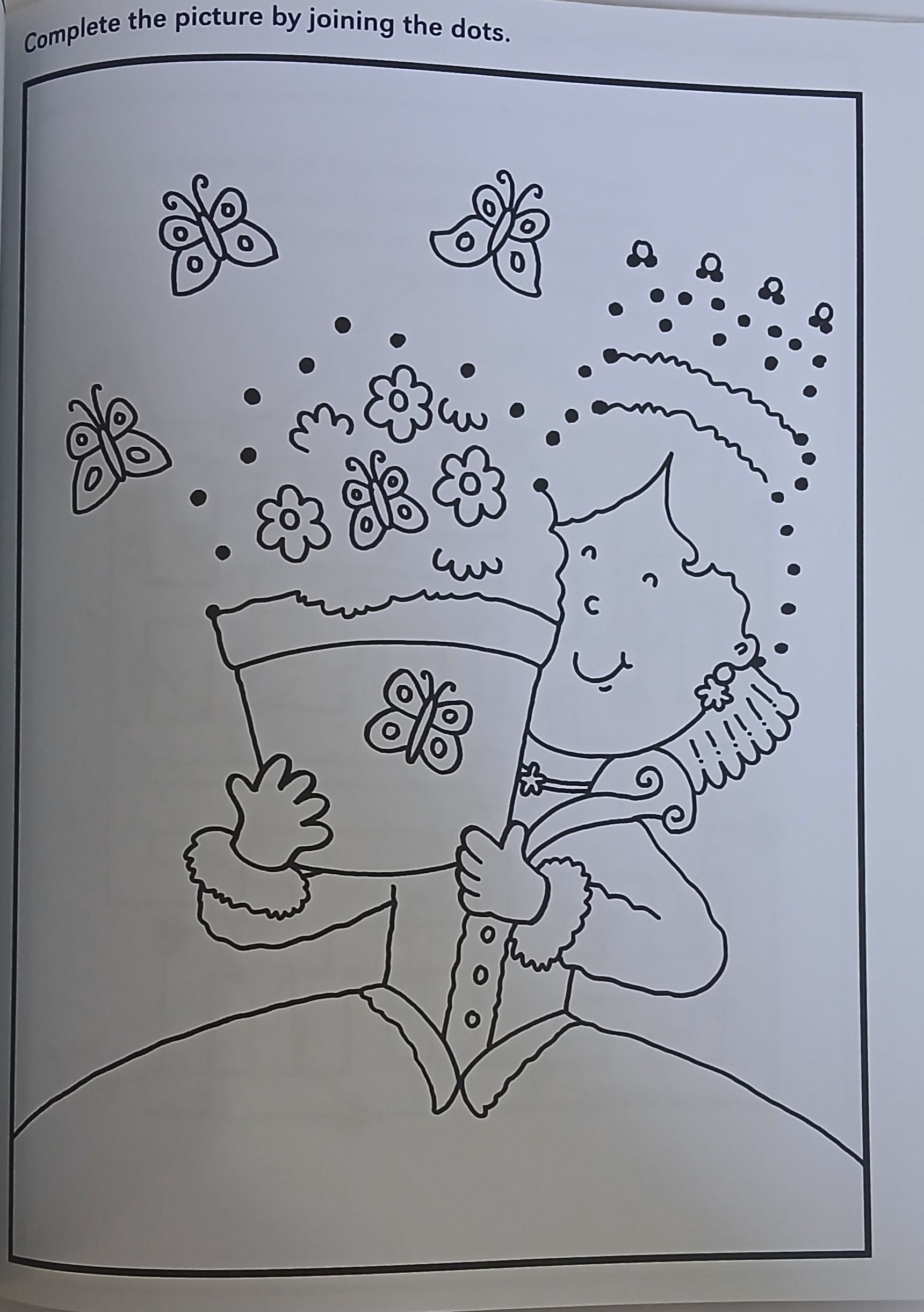 Colouring Book - Princesses - 96 Pages of Colouring Fun - كتاب تلوين - أميرات - 96 صفحة من متعة التلوين