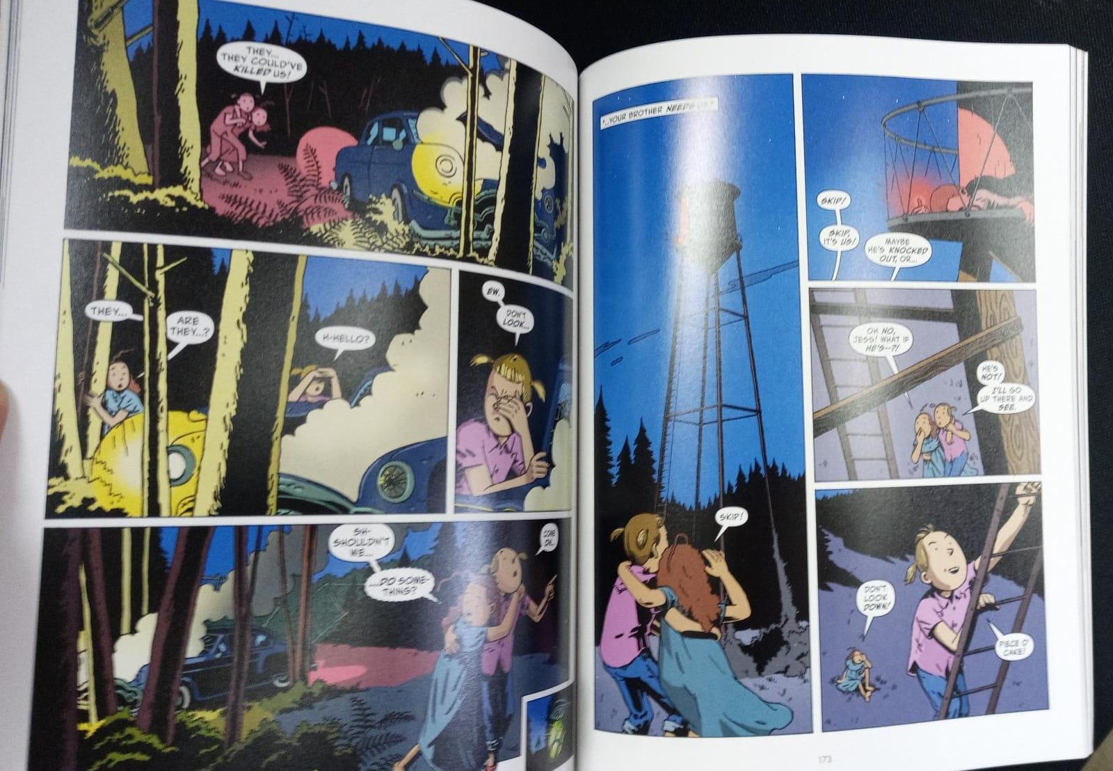 Red Scare - A Graphic Novel - Spectrawide Bookstore