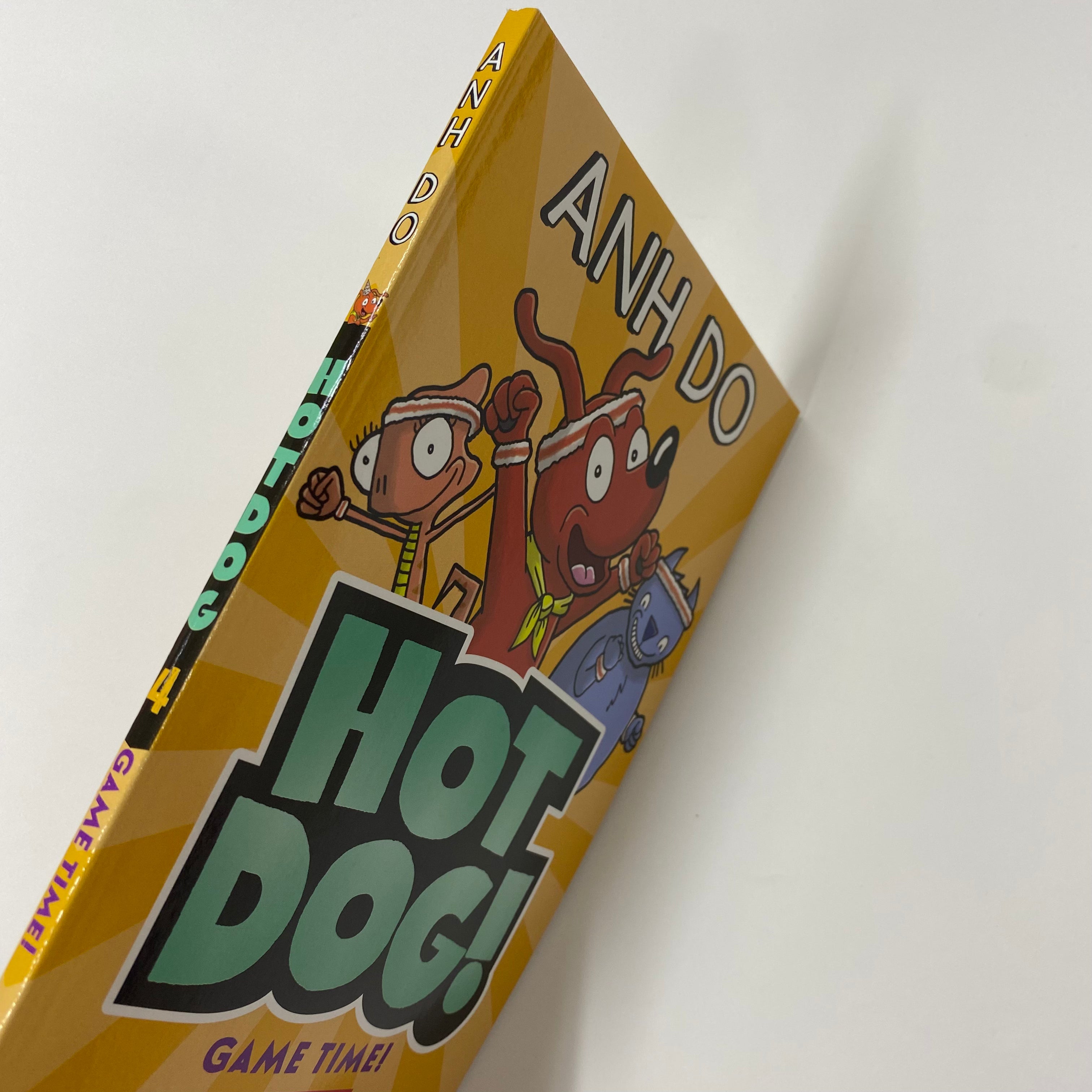 Hot Dog #04 - Game Time! - Spectrawide Bookstore