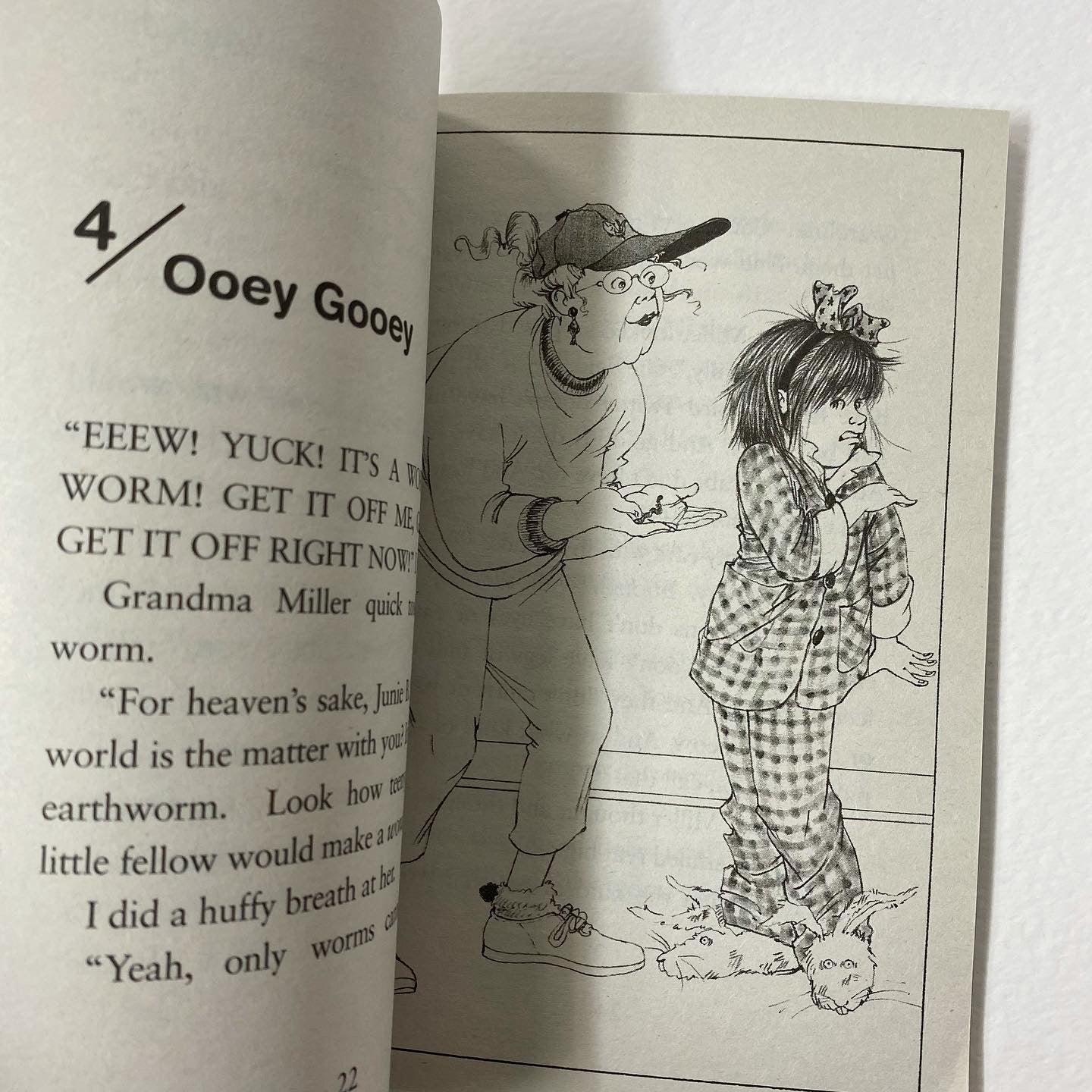Junie B. Jones #12: Smells Something Fishy - Spectrawide Bookstore